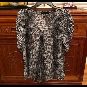 Stretchy Top With Fly Away Split Panel